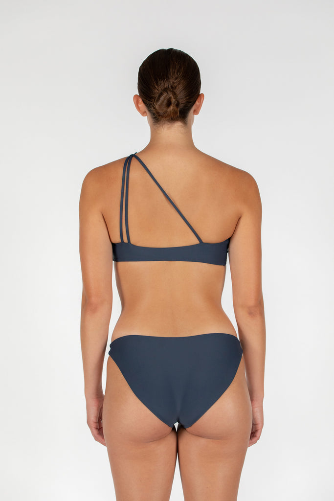 Queensland 2 Top | Spring '25