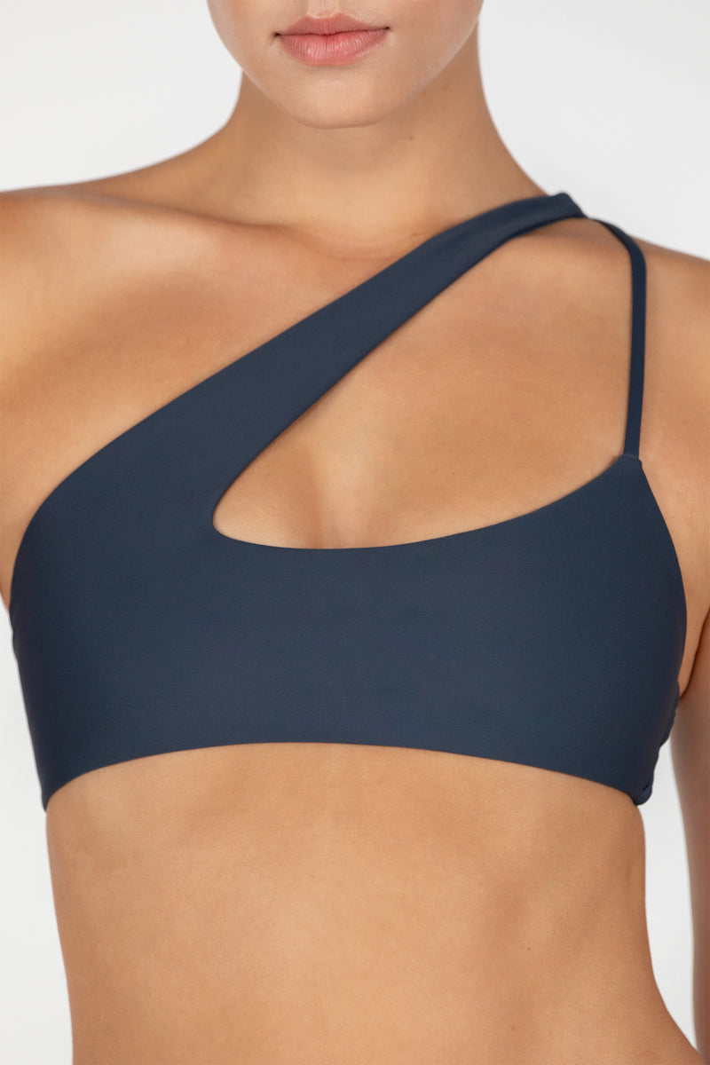 Queensland 2 Top | Spring '25